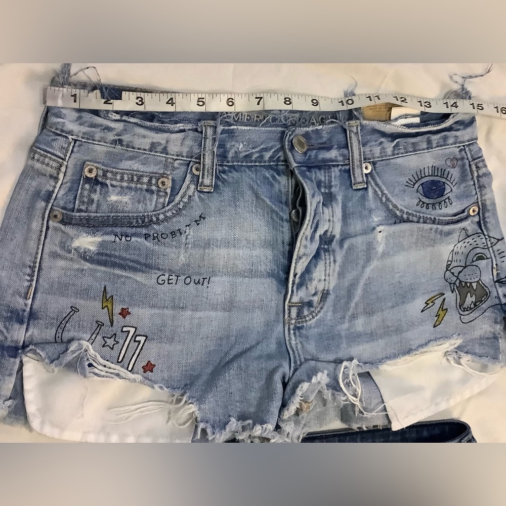Pairs of 5 Jean Shorts 
These Shorts have Different Brand 
Names